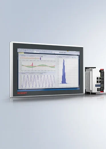 Beckhoff TwinCAT 3 Technologie Beckhoff Control Panel mit Diagrammen und Messdaten, daneben ein moderner Industrie-PC von Beckhoff.